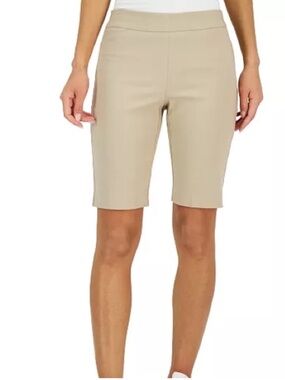 Crown and Ivy NWT Beige Mid-Thigh Stretch Bermuda Shorts